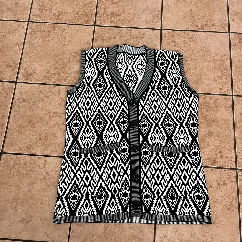 Black & White Geometric Knit Vest